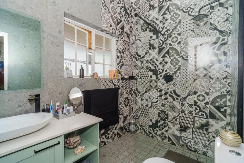 2 Bedroom Property for Sale in Harfield Village Western Cape